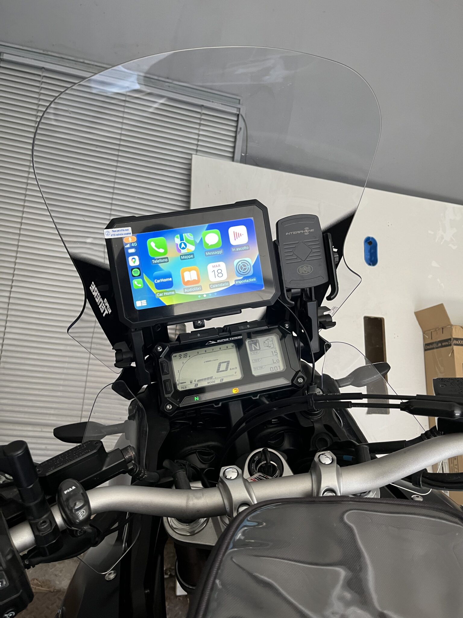 Motorcycle wireless carplay